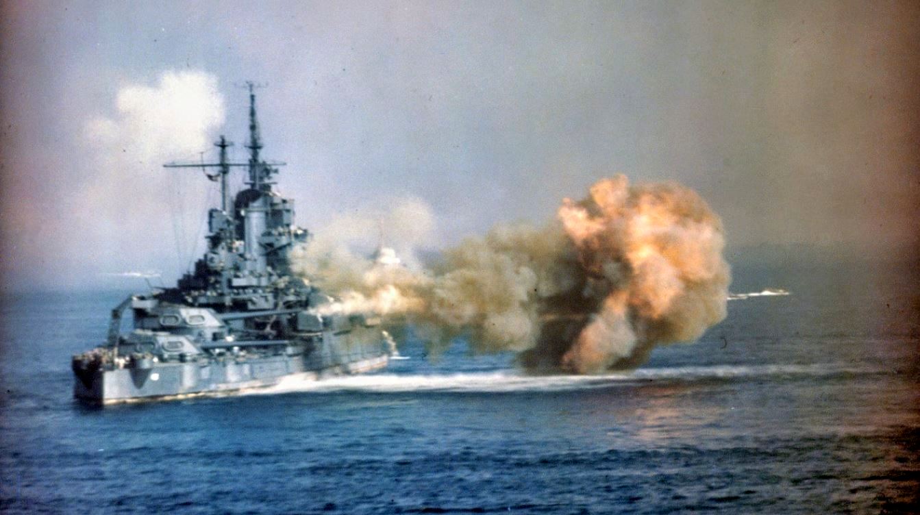 Az Idaho Okinawát lövi.