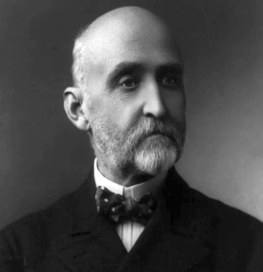 A korszak legnagyobb tekintélynek örvendő tengerészeti szakértője, Alfred Thayer Mahan.