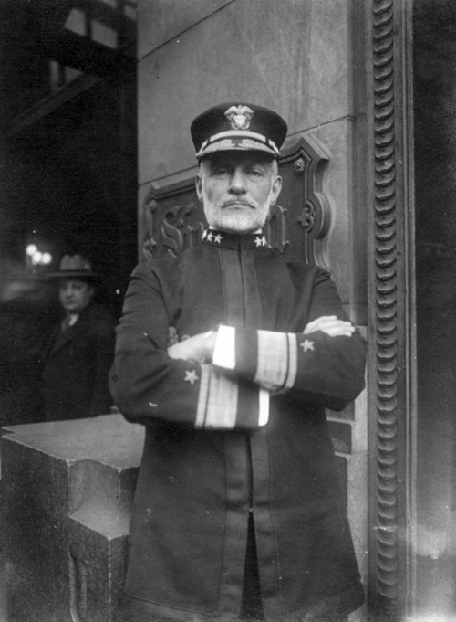William Sowden Sims, a képen már ellentengernagyként, az első világháború idején.