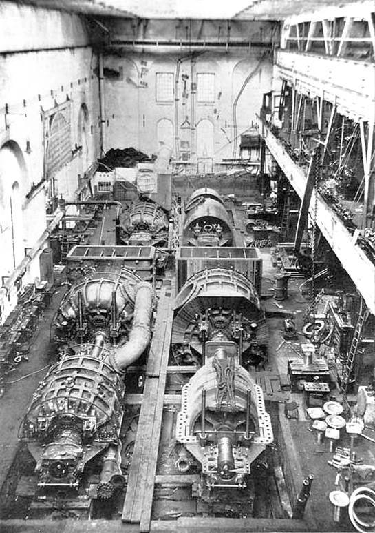 Az angol Bellerophon csatahajó számára készülő turbinák.
