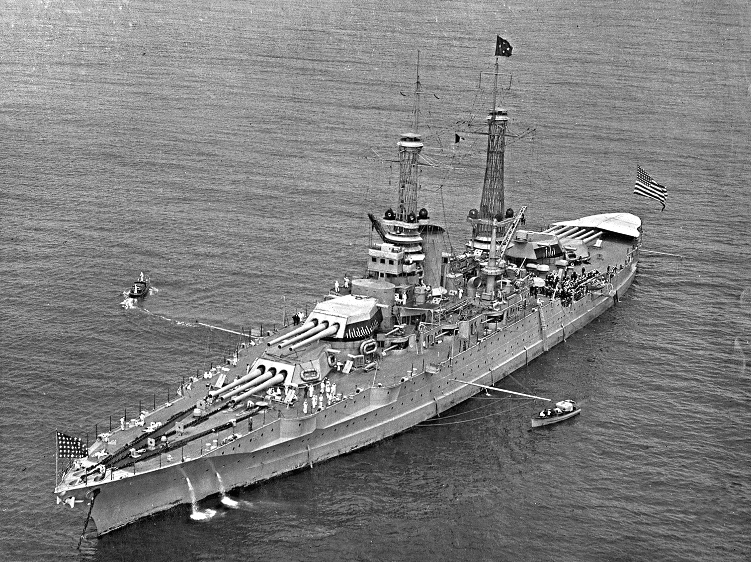 A New Mexico 1920-ban. A hajótesten elöl jól láthatóak az eredetileg a kazamatás lövegeknek kialakított bemélyedések.