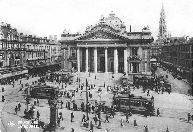 640px-brussel_beurs_met_trams.jpg