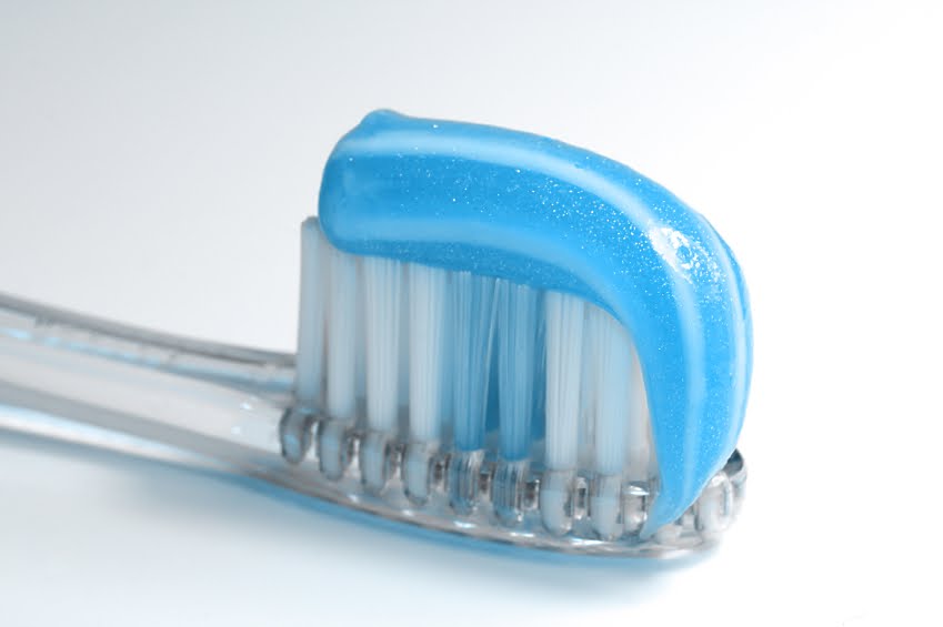 Toothpaste+on+brush.jpg