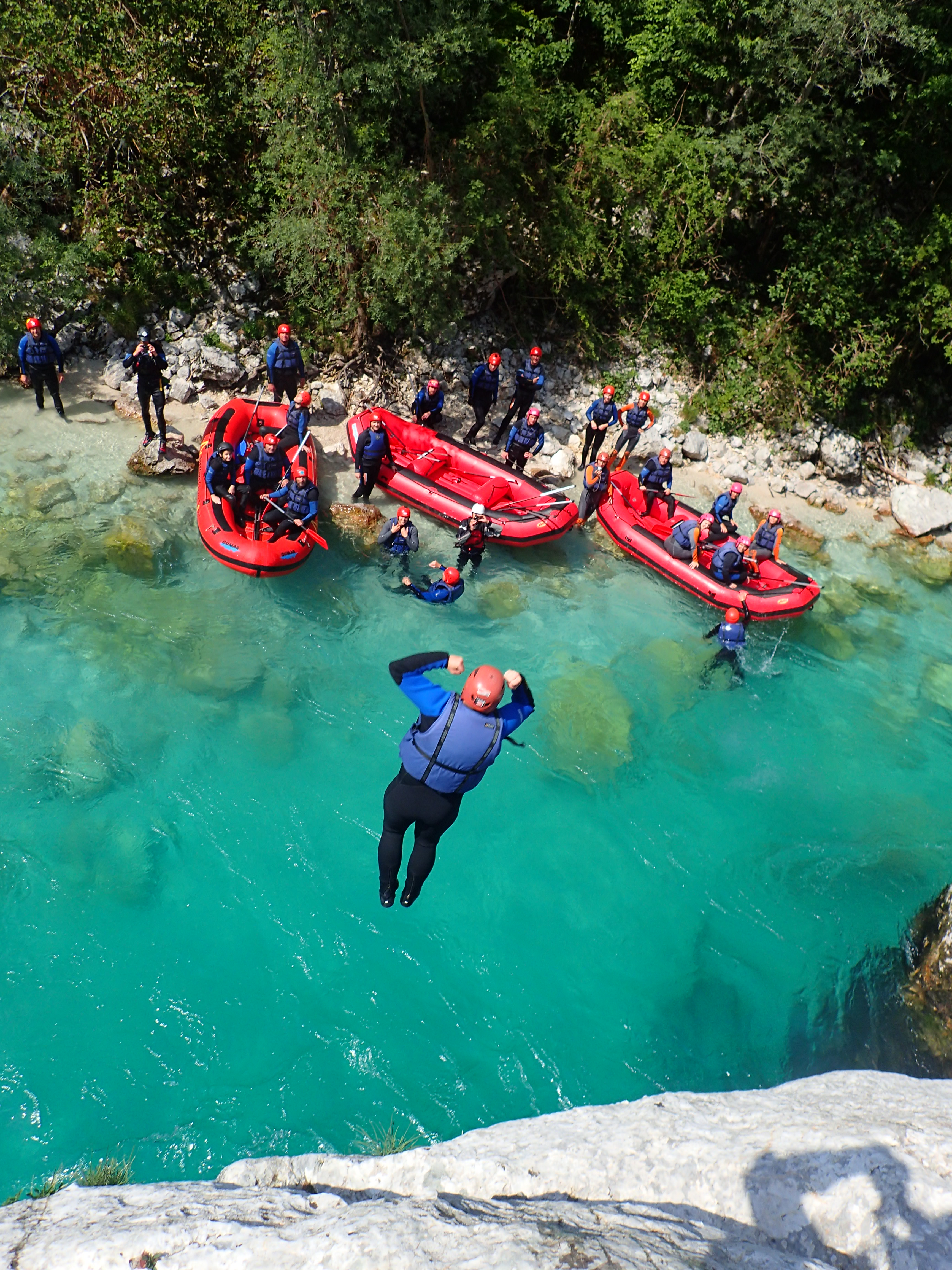 hungaroraft_rafting_big_jump_into_soca_river.JPG