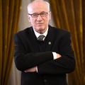 Interview with István Szarvas – Editorial Director of Hetedhét Határ Magazine Conducted by Gábor Oláh, Director of the Hungchester Blog Gábor Oláh: Please introduce yourself to our readers: where did you study, and what profession did you choose? Ist