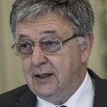 Lovász László. A Fenntartható fejlődés  témáját nemcsak természettudományos hanem közgazdasági és társadalmi szempontból is vizsgálj