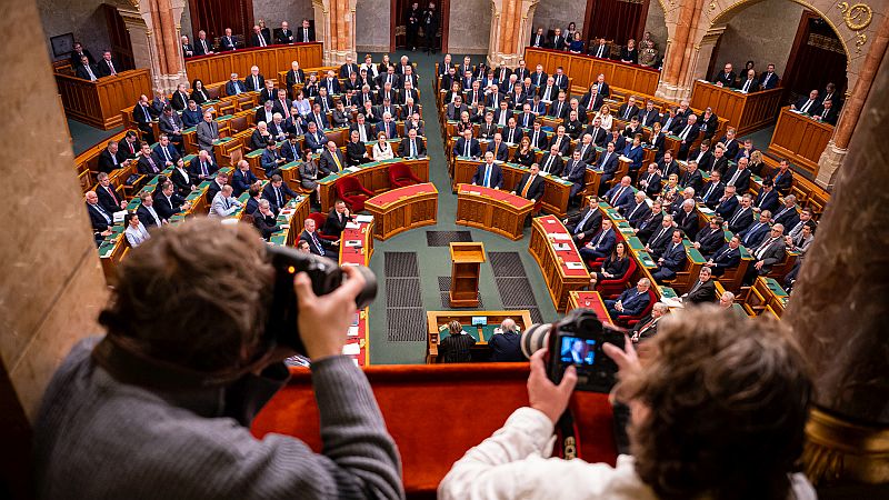 parlament2022-1.jpg