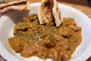 Csirke tikka masala - naan kenyérrel