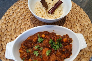Sertéshúsos és csicseriborsós curry