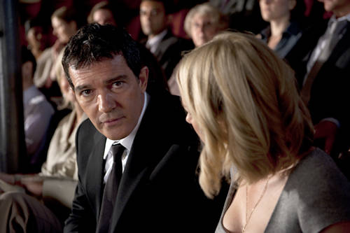 you-will-meet-antonio-banderas-naomi-watts.jpg