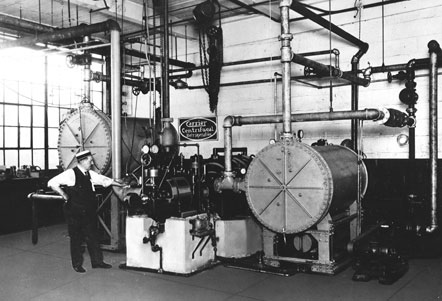 History-1922-1929-centrifugalchillingtakesoff-lg-032812.jpg