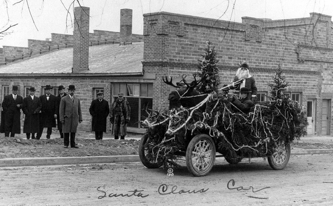 santa-claus-car.jpg