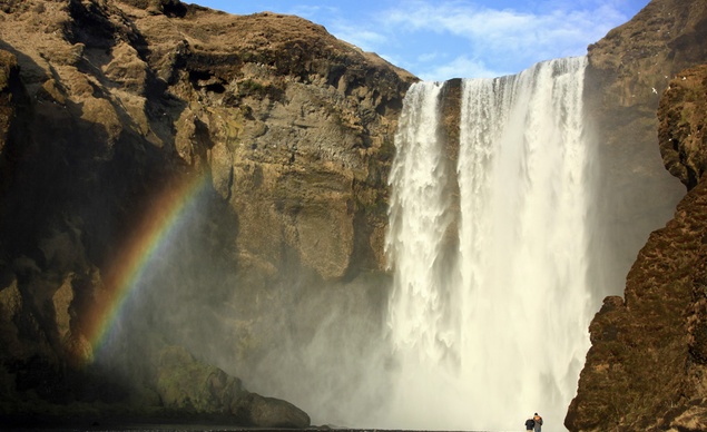 beautiful-waterfalls-in-iceland-1132014-1140_horiz-large.jpeg