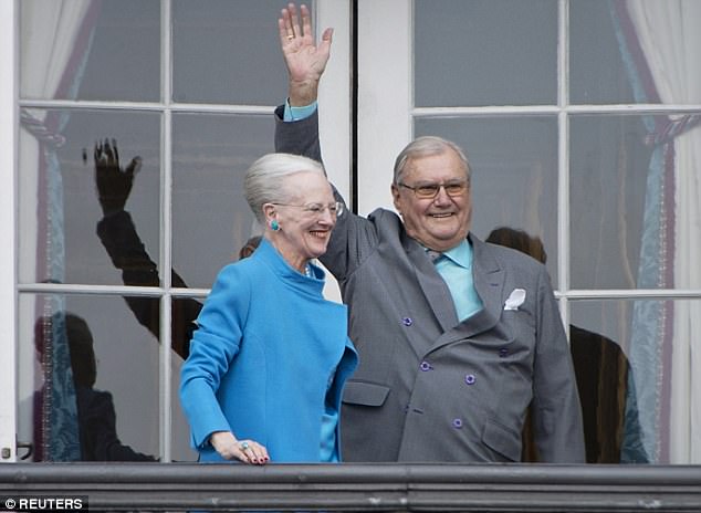 42ef849300000578-4758192-prince_henrik_of_denmark_announced_on_thursday_he_does_not_wish_-m-10_1501778721587.jpg