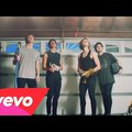 5 Seconds of Summer - She's Kinda Hot