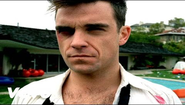 Robbie Williams - Come Undone    ♪