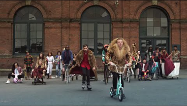 Macklemore & Ryan Lewis feat. Wanz - Thrift Shop