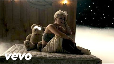 Pink feat. Nate Ruess - Just Give Me a Reason
