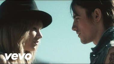 Taylor Swift - I Knew You Were Trouble     ♪