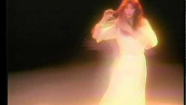 Kate Bush - Wuthering Heights