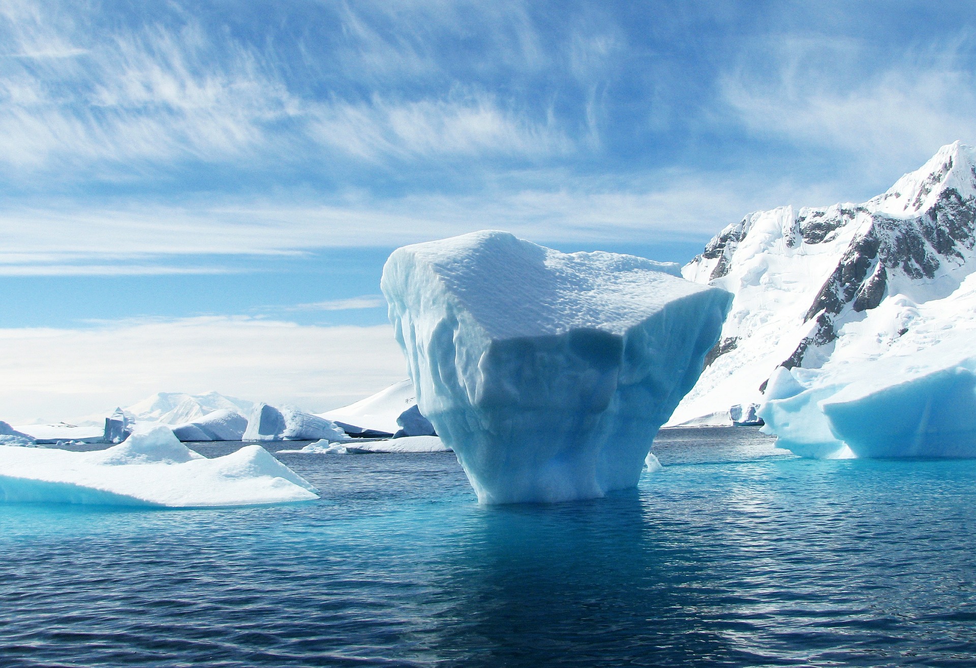 iceberg-404966_1920.jpg