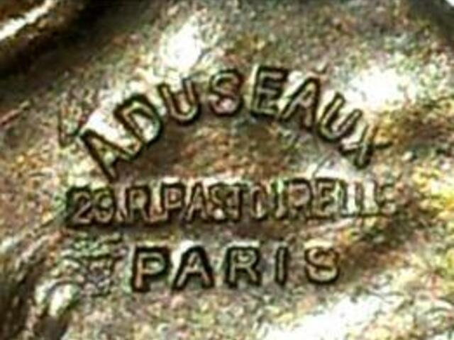 Francia jelvénygyártók: DUSEAUX