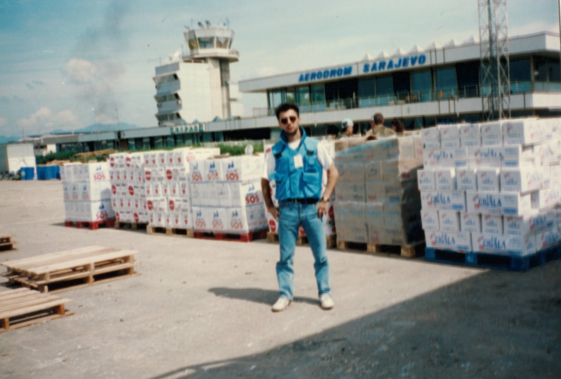 humanitarian-aid_-airport-summer-1993-2.jpg