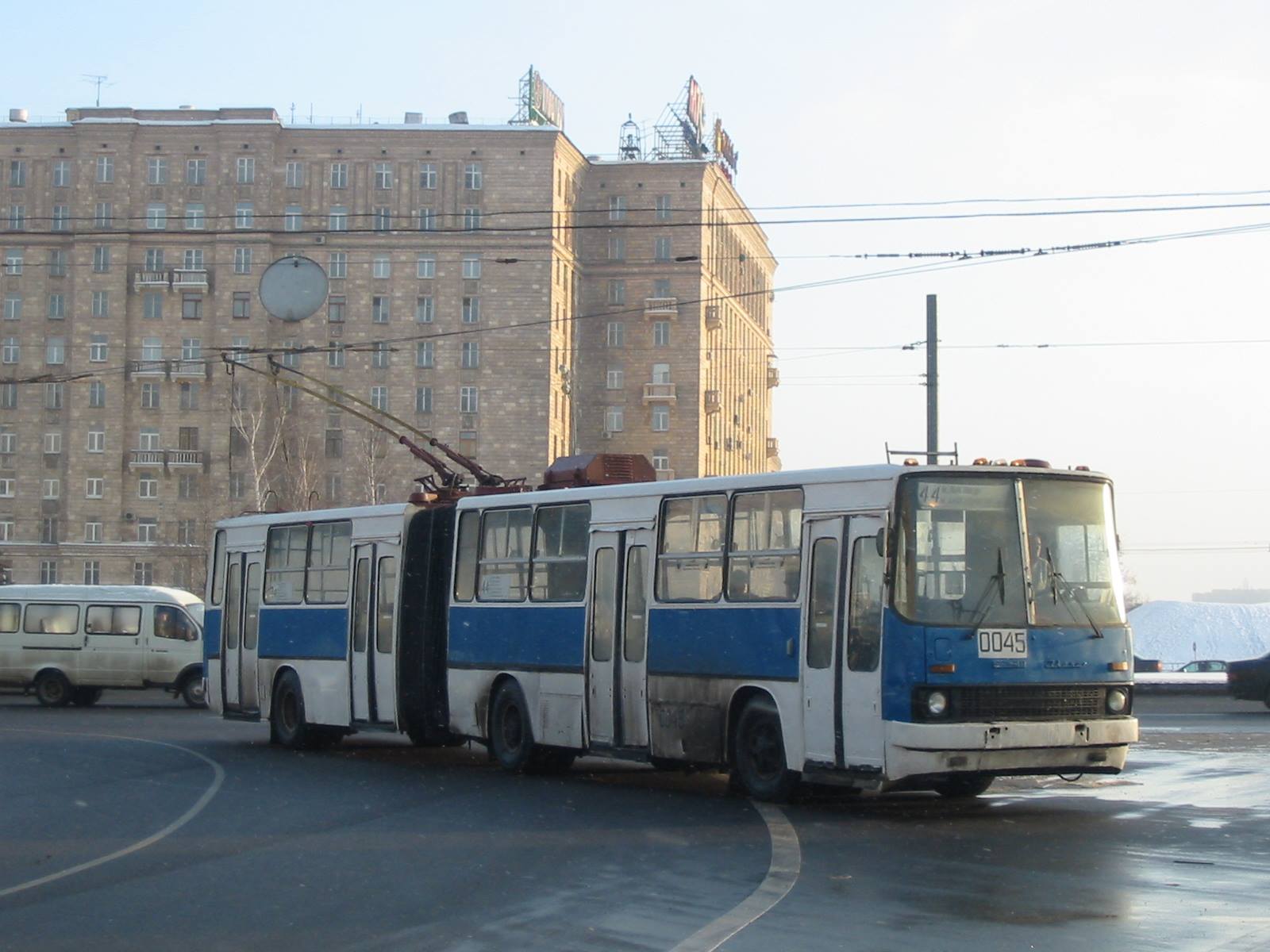 ikarus_283t.jpg