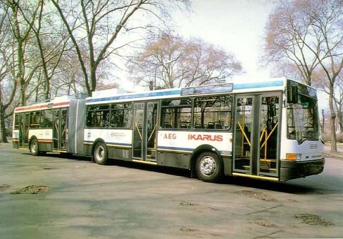 ikarus_435td.jpg