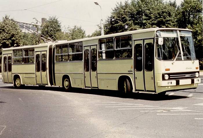 ikarus_hitachi.jpg