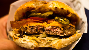 A legjobb balatoni hamburger nyomában: Bor és Szóda