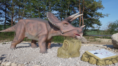 Igazi Jurassic Park a Balatonnál: Dinópark Rezi