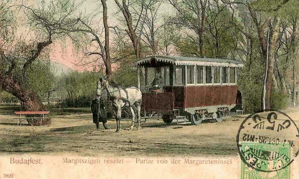 budapest-lovasut-megalloja-a-margitszigeten-1926.jpg