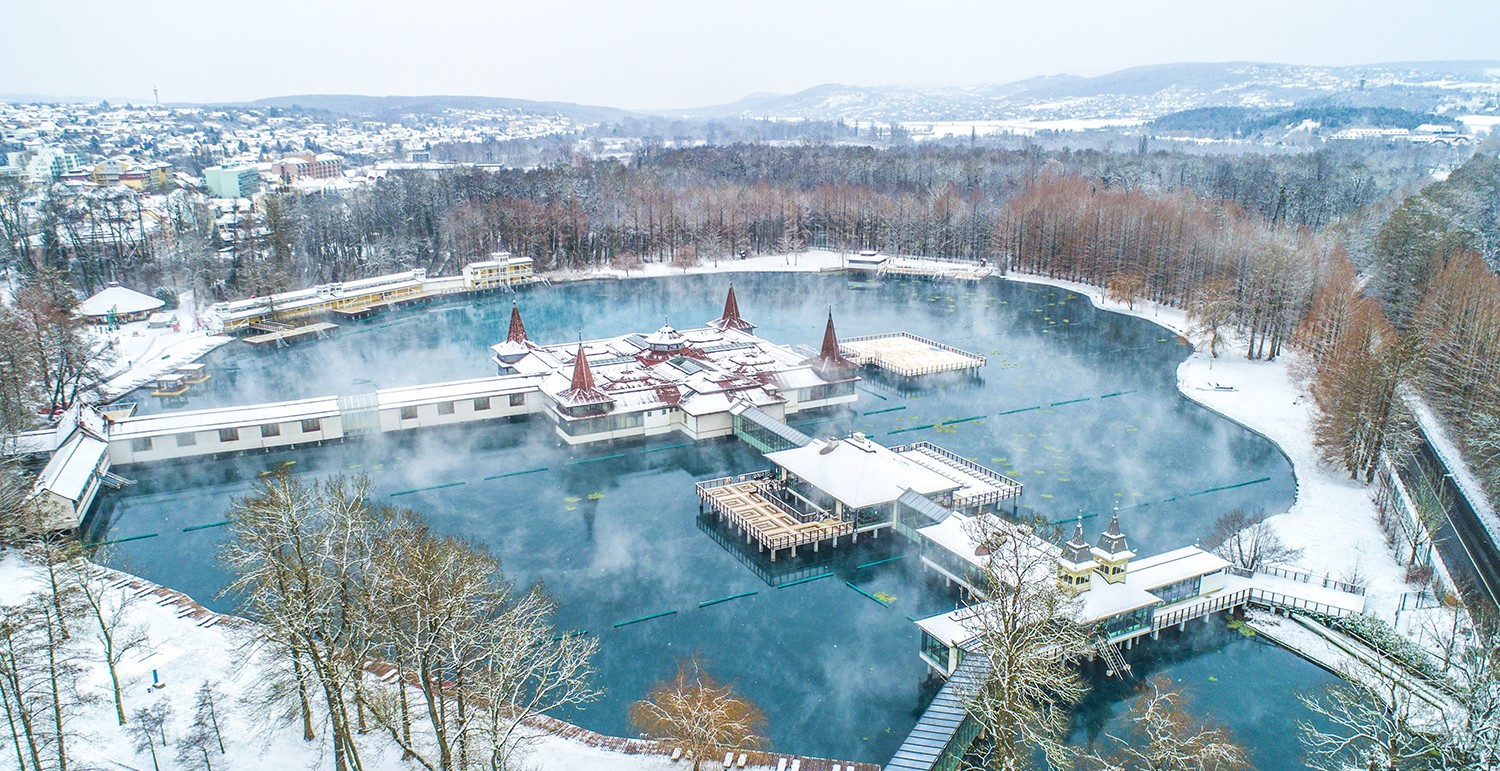 Fények, illatok és ünnepi pillanatok – Advent Hévízen