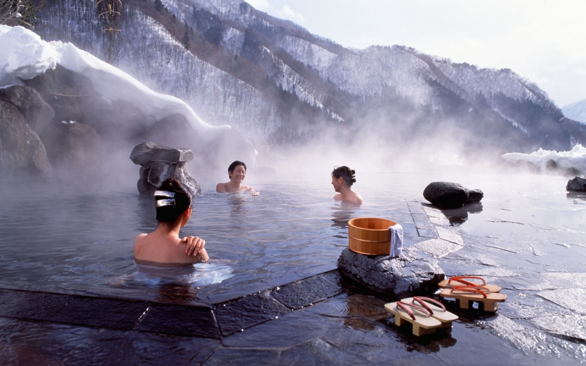 onsen-in-winter.jpg