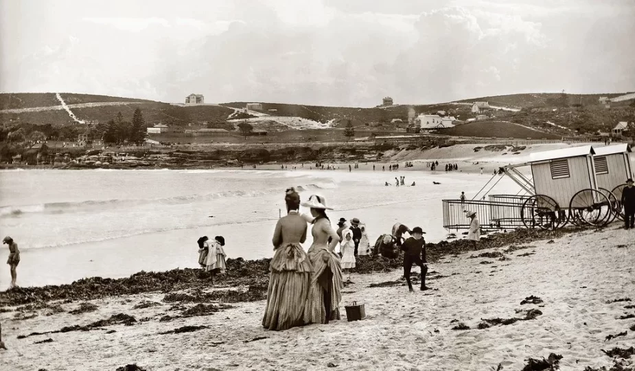victorians-at-the-beach-925x540.jpg