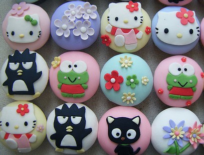 hello-kitty-cupcakes.jpg