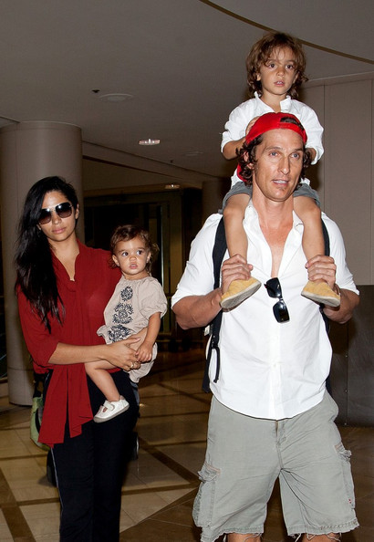 Camila Alves Matthew McConaughey Levi-Vida.jpg