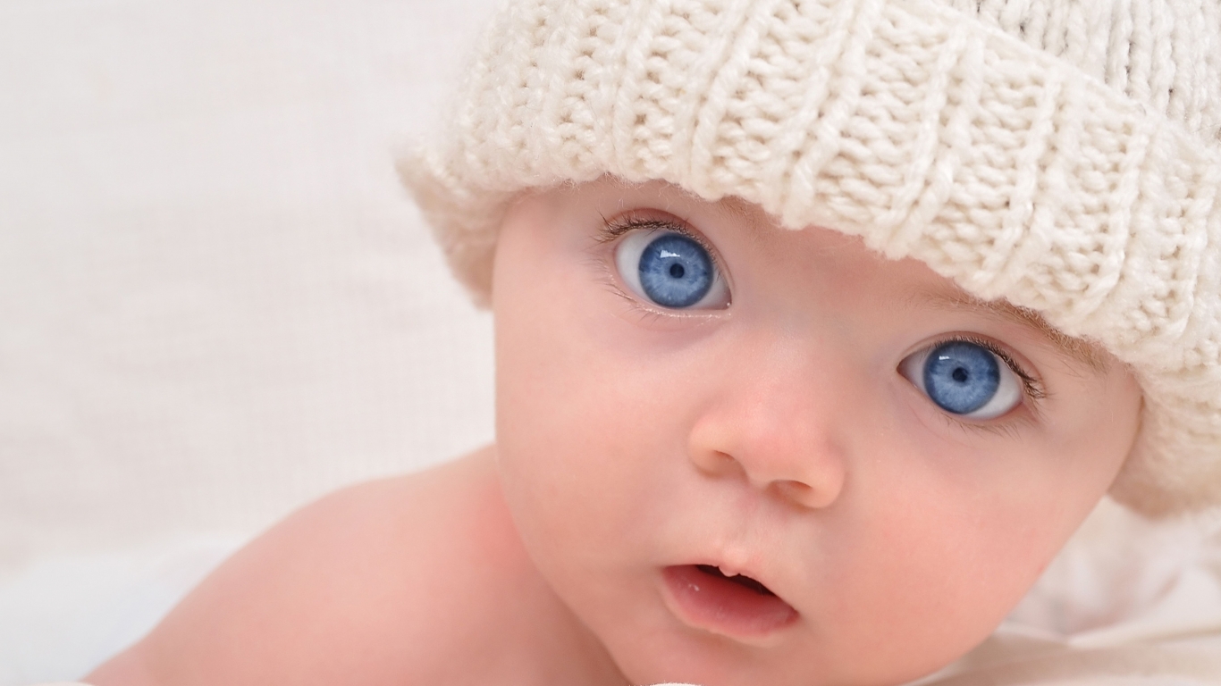 happy_baby_blue_eyes_kids_baby_child_54213_1366x768.jpg