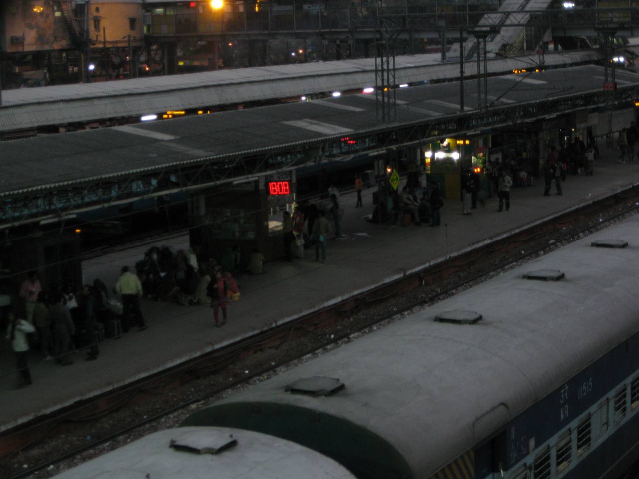 Niza Muddin vasútállomás Delhiben