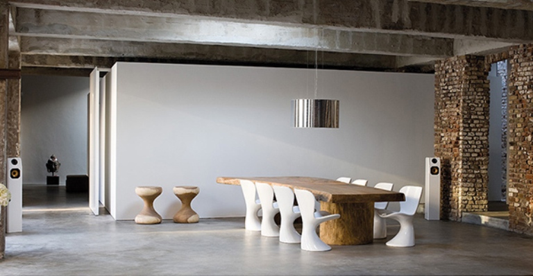 Dining-Room-with-Combination-of-White-Plastic-Chairs-and-Natural-Wood.jpg