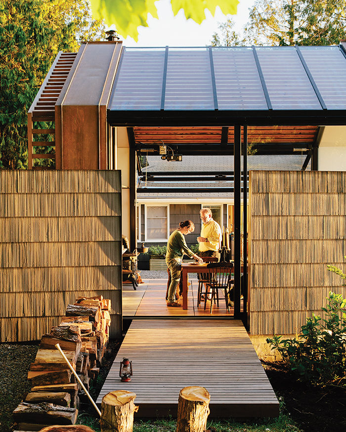 vashon-show-shingled-walls-cedar-deck.jpg