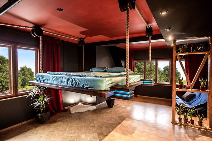 hanging-bed-designed-by-wiktor-jazwiec-up.jpg