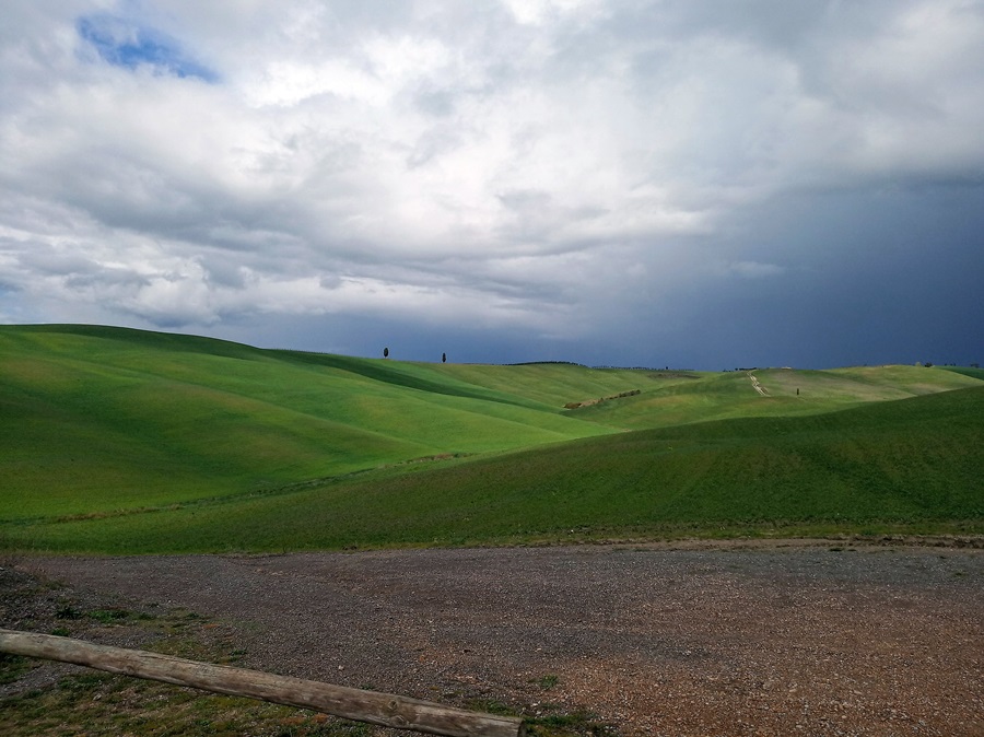 Úton a Val d‘Orcia tájain