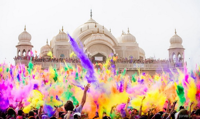 holi-1.jpg