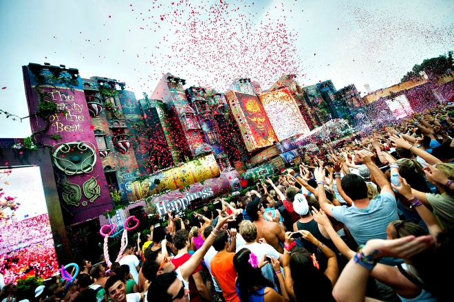 tomorrowland-2012.jpg