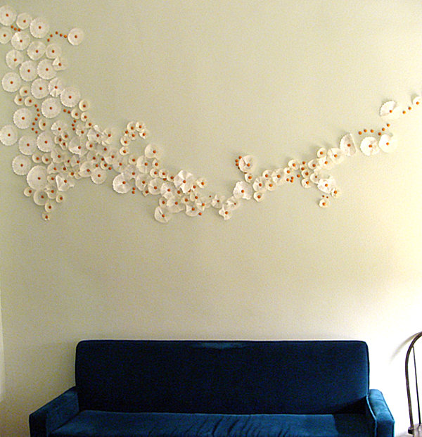 diy-cupcake-wrapper-and-thumbtack-wall-art.jpg