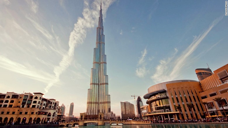 The Burj Khalifa, Dubai, UAE - 828 méter