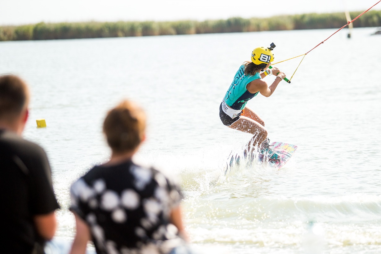 efott_wakeboard.jpg