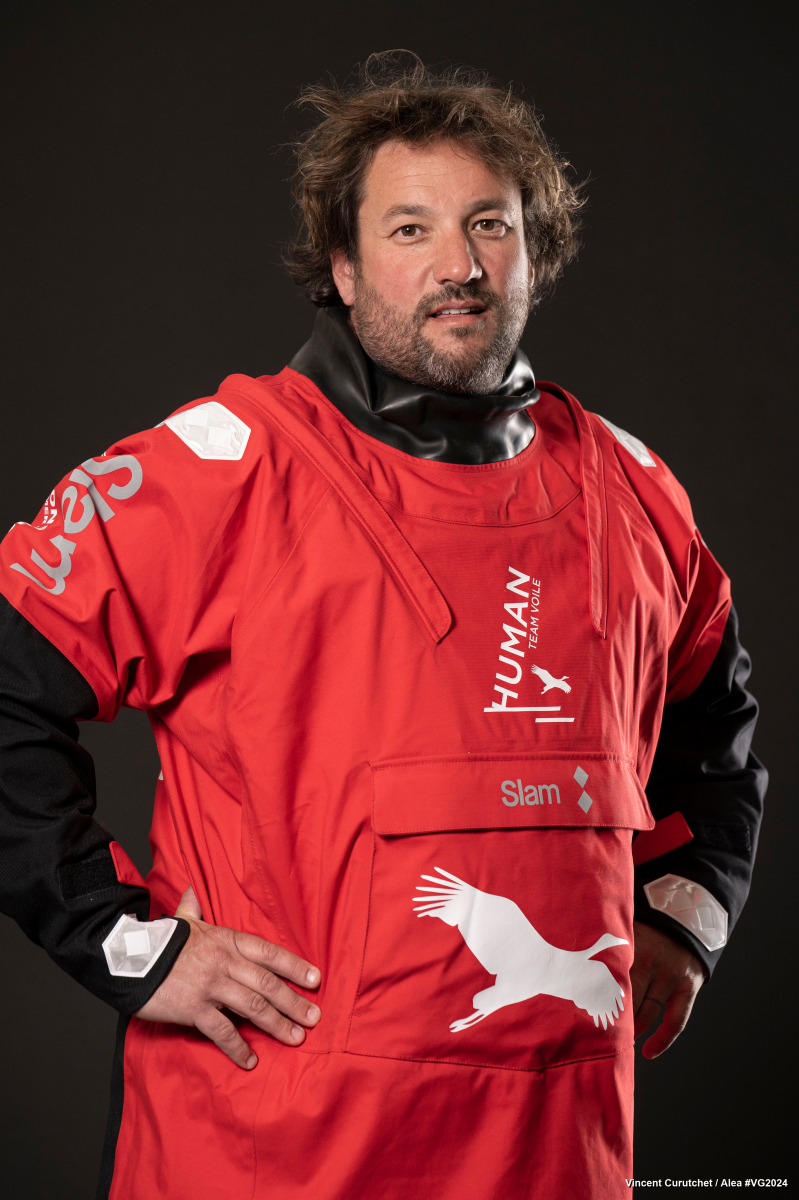vitorlas-tudattagitas-vitorlazas-vendee-globe-2024-indulok-09-antoine-cornic.jpg